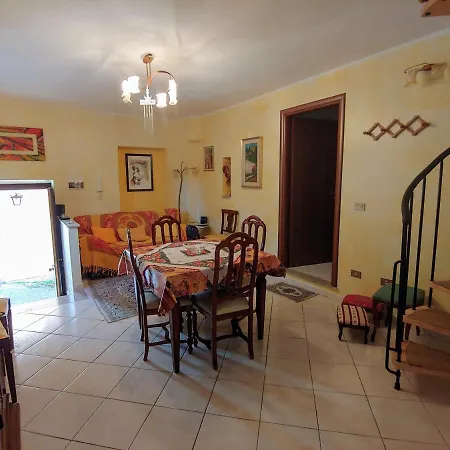 Casa Intera A *